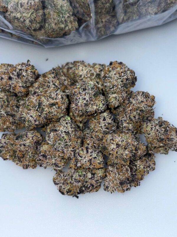 Super Bubblegum Poppers weed strain