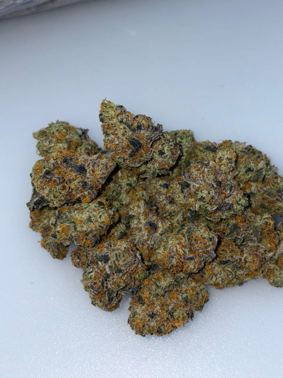 Pink Gohstiez weed strain Pink Gohstiez weed strain