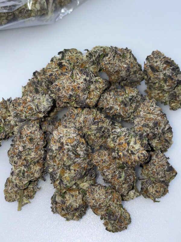 Super Bezziez cannabis strain